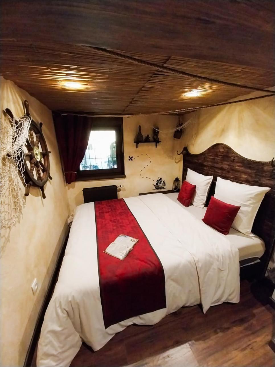 Le Repaire Des Pirates Logement Magique Sainte-Croix-en-Plaine Экстерьер фото