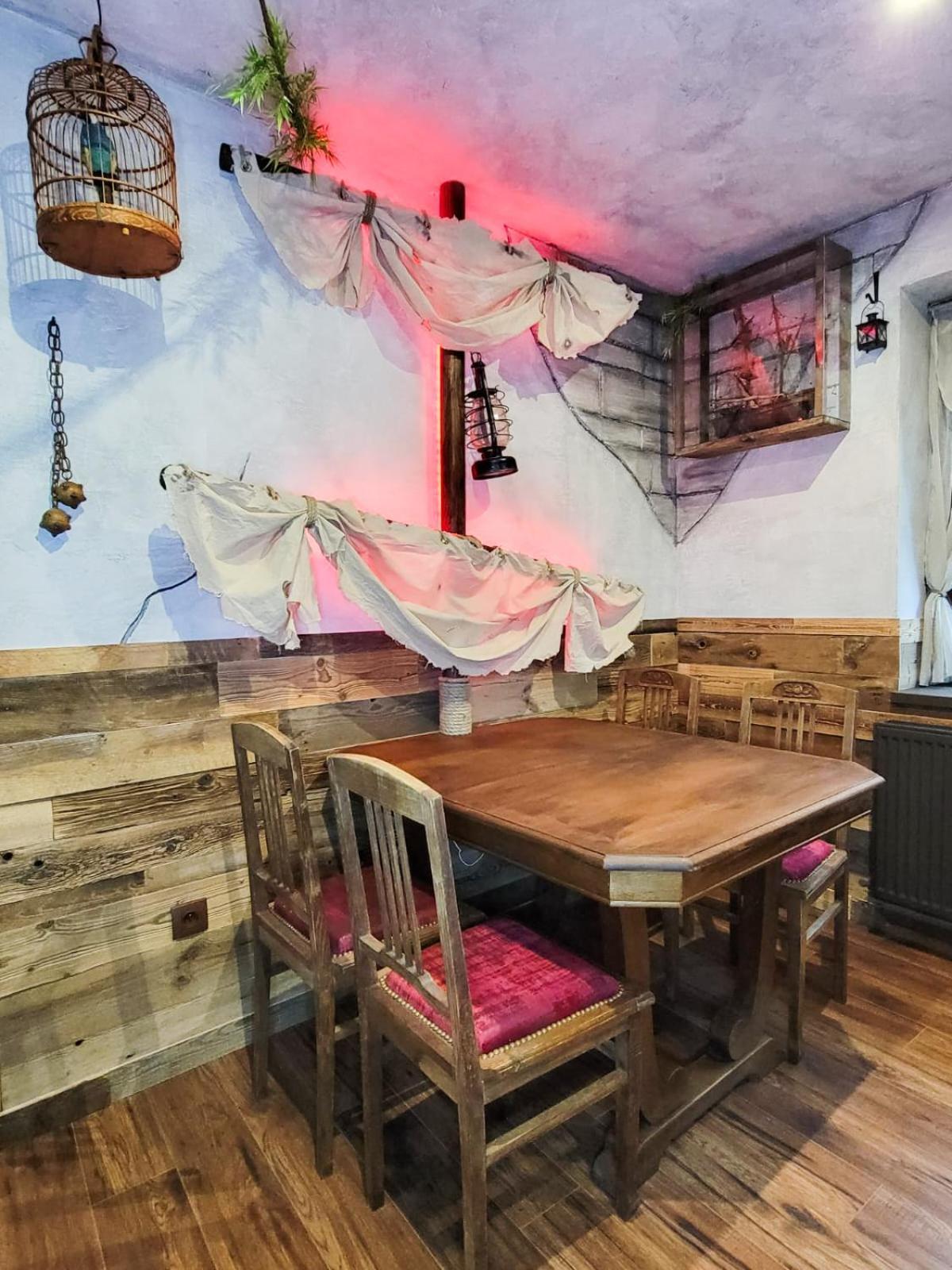 Le Repaire Des Pirates Logement Magique Sainte-Croix-en-Plaine Экстерьер фото