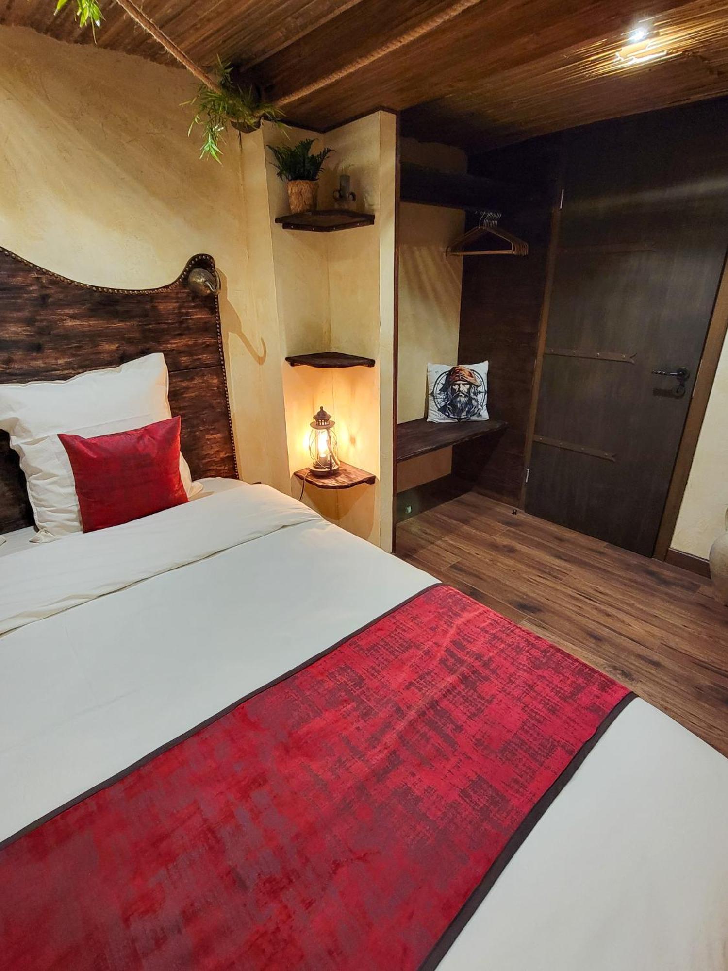 Le Repaire Des Pirates Logement Magique Sainte-Croix-en-Plaine Экстерьер фото